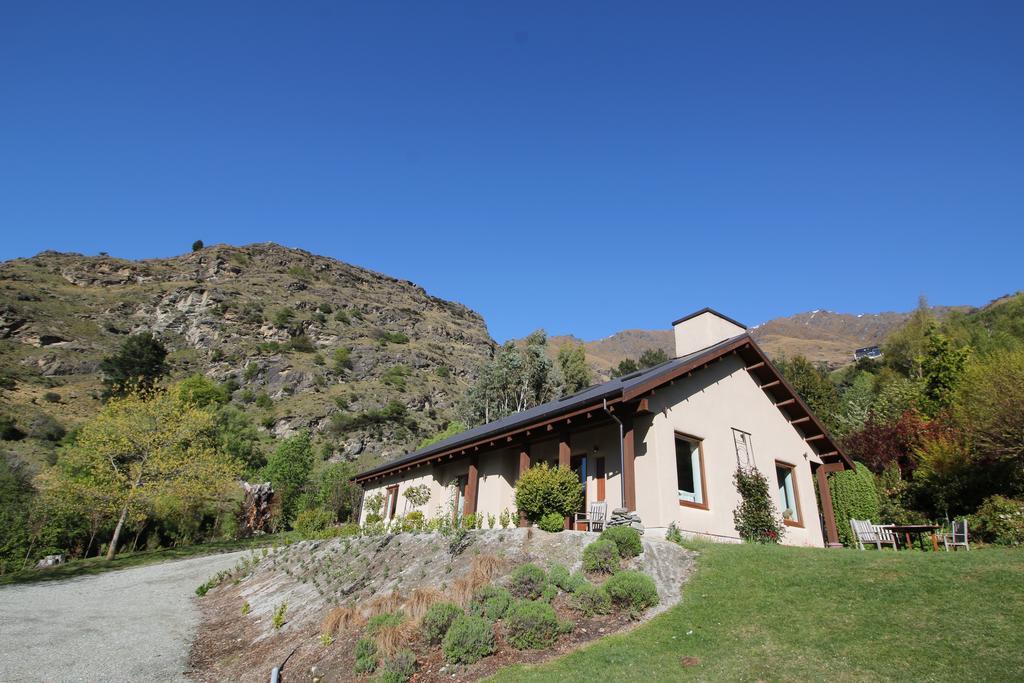 The Paddock Straw Bale Luxury Holiday House Arthurs Point Стая снимка