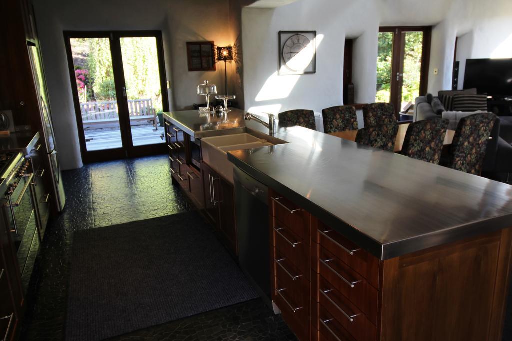 The Paddock Straw Bale Luxury Holiday House Arthurs Point Стая снимка